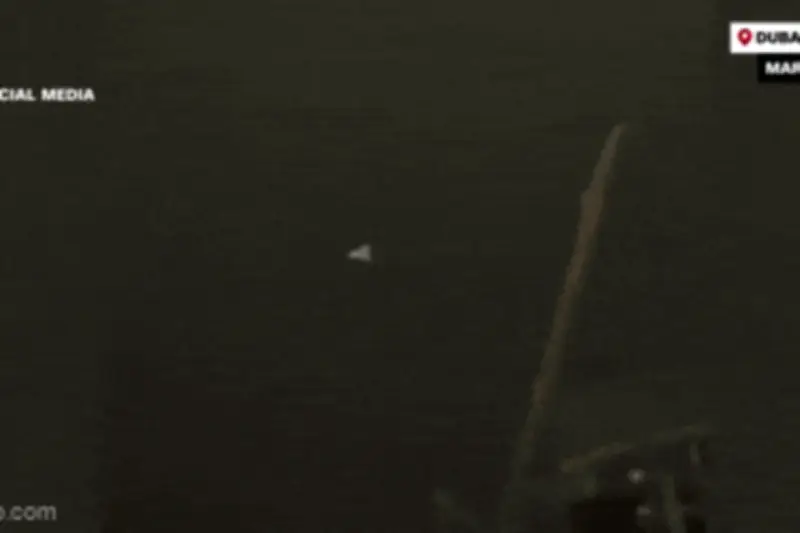 UAV Bay Thẳng Vào Tòa Nhà Cao Tầng Tại Dubai, Nguyên Nhân Chưa Rõ