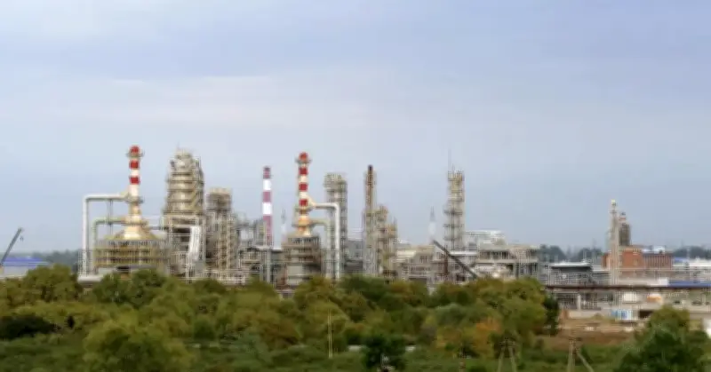 Ukraine tấn công nhà máy lọc dầu ở Crimea, Nga yêu cầu ngừng ngay