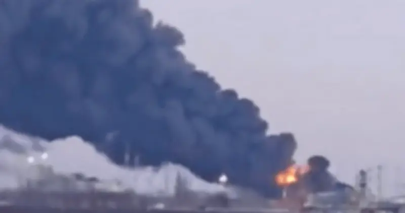 Ukraine tấn công trạm bơm dầu chiến lược của Nga, gây cháy lớn tại Krasnodar