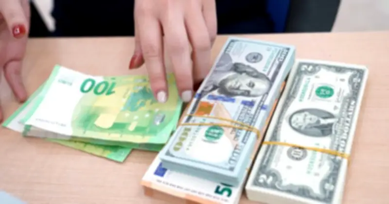 USD tăng mạnh, Euro và Bảng Anh sụt giảm trong tuần qua