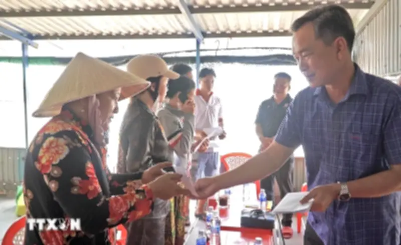Vụ hỏa hoạn tại Cà Mau: Hỗ trợ kịp thời các hộ dân bị thiệt hại