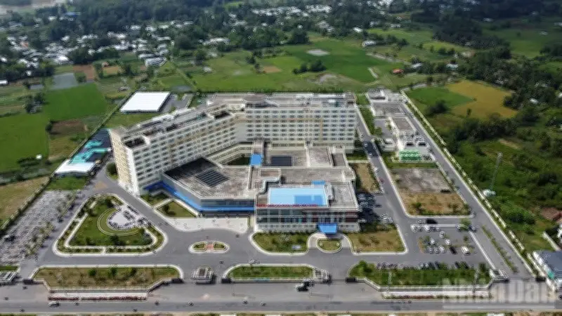 Vụ nổ tại bệnh viện Trà Vinh: Người phụ nữ bị thương nhẹ do mở túi giấy chứa thuốc pháo