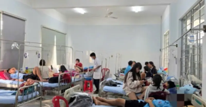 Vụ nghi ngờ ngộ độc bánh mì tại Đắk Lắk: Số ca tăng nhanh, nhiều người chuyển tuyến