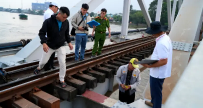 Vụ sà lan tông cầu Ghềnh: Thiệt hại hơn 40 tỷ, cơ quan điều tra xem xét khởi tố vụ án