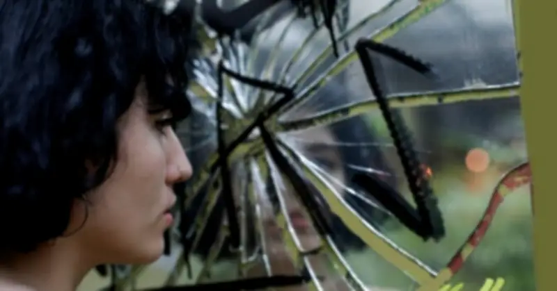 Vì sao vợ gương lại bị coi là đen đủi suốt 7 năm qua?