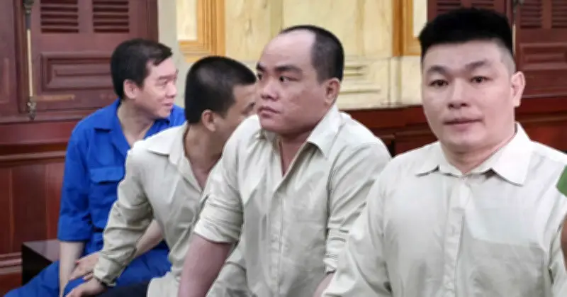 Vay nóng lãi suất cắt cổ, hai giám đốc ngân hàng phải cầu cứu cảnh sát