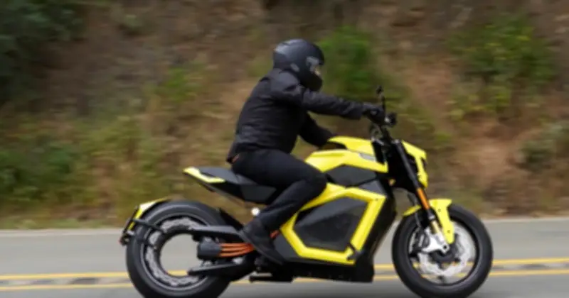 Verge TS PRO: Siêu Mô Tô Điện Với Động Cơ Bánh Donut Và Pin Thể Rắn Sạc 10 Phút