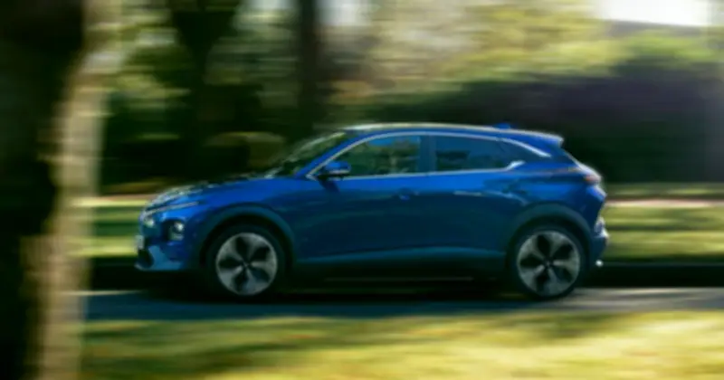 VF 6 Plus: Thiết kế 'mê mẩn', nội thất tiện nghi và ưu đãi hấp dẫn cho gia đình trẻ