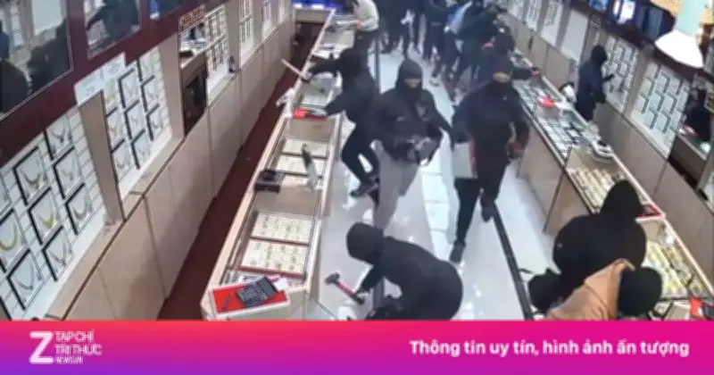 Video ghi lại vụ cướp tiệm vàng chỉ trong 70 giây ở Mỹ