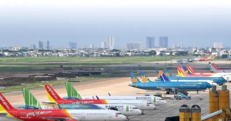 Vietnam Airlines tạm dừng 7 đường bay nội địa, giá nhiên liệu tăng cao đe dọa ngành hàng không