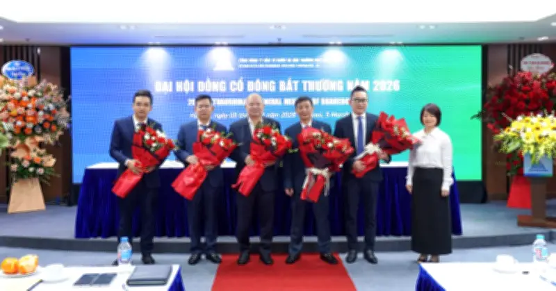 Vinaconex muốn bán cổ phiếu công ty ông Tô Dũng: Đại gia nước sách làm ăn ra sao?