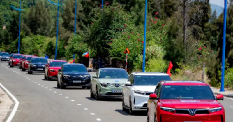 Vingroup Gia Hạn Chương Trình 'Thu Xăng - Đổi Điện' Giữa Bối Cảnh Chiến Sự Trung Đông