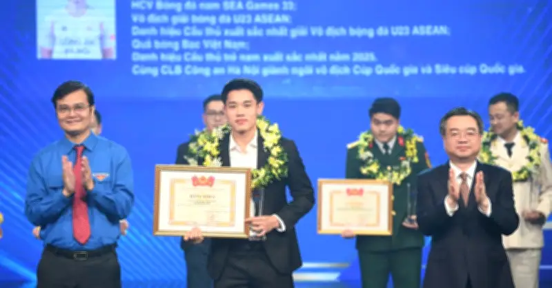 Vinh danh 10 gương mặt trẻ Việt Nam tiêu biểu năm 2025