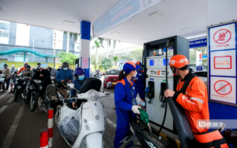 Việt Nam Chủ Động Ổn Định Thị Trường Xăng Dầu Trước Xung Đột Trung Đông