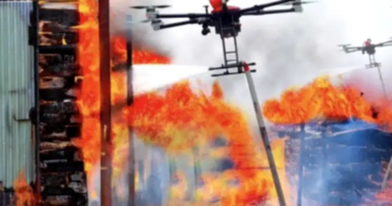 Việt Nam ra mắt hệ thống UAV chữa cháy bầy đàn đầu tiên, tiếp cận hẻm sâu