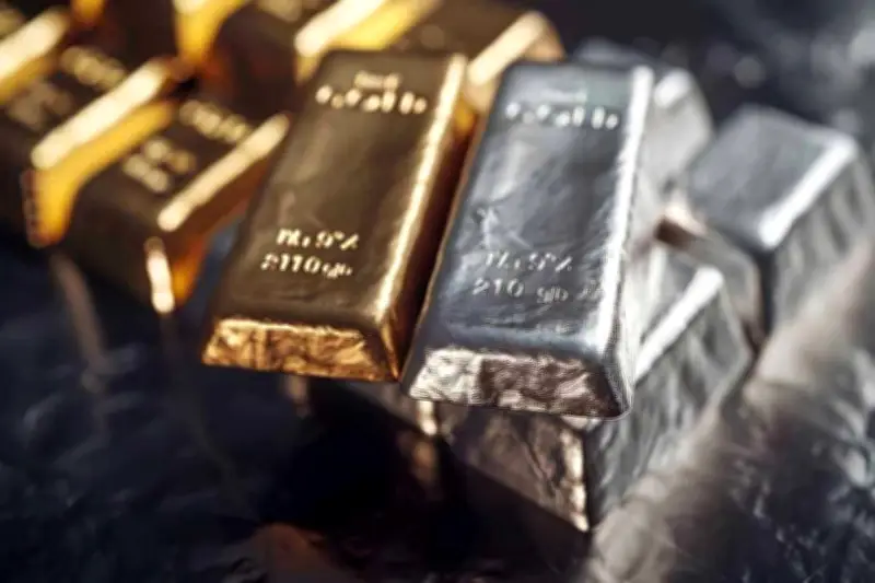 Vàng bạc tăng mạnh giữa căng thẳng Trung Đông, chuyên gia cảnh báo rủi ro