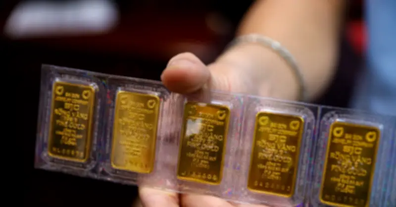 Vàng SJC Hết Sạch Từ Sáng, Nở Rộ Dịch Vụ Đăng Ký Mua Hộ Giá Cao