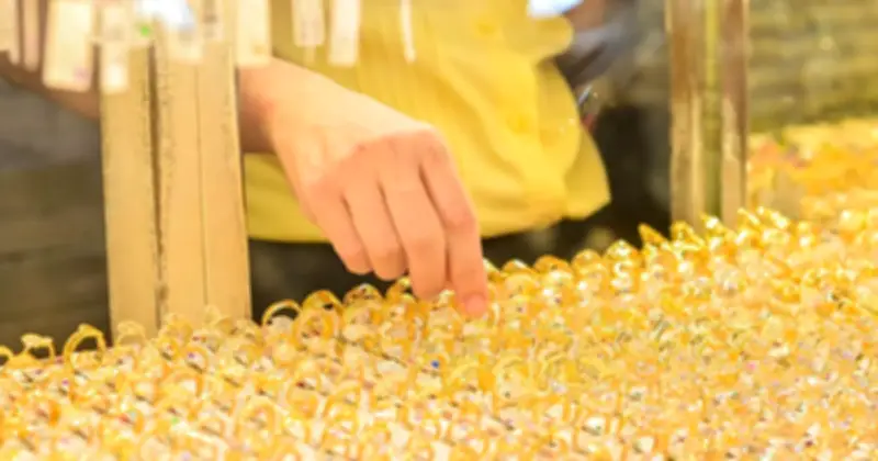 Vàng Thế Giới Sụt Giảm Mạnh, Thử Thách Ngưỡng 5.000 USD/ounce Trước Áp Lực USD Và Fed