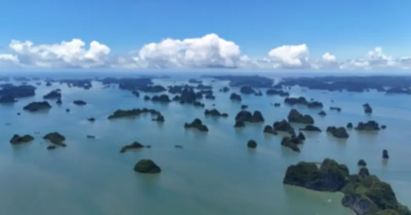 Vịnh Hạ Long giải bài toán 'lõm sóng' bằng Starlink và trạm BTS mới