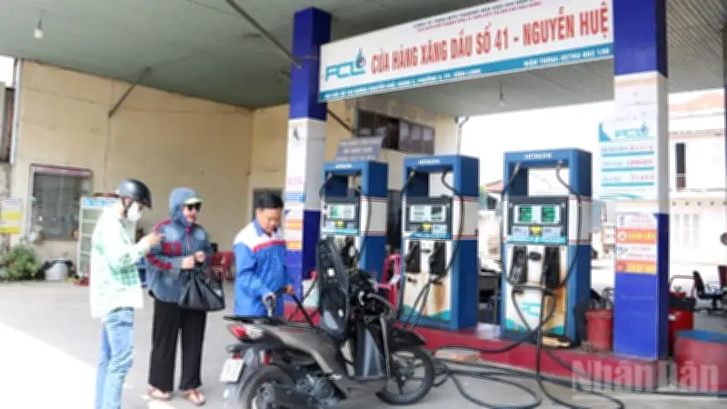 Vĩnh Long: Hơn 1.000 Cửa Hàng Xăng Dầu, Thị Trường Ổn Định Dù Có Tâm Lý Dự Trữ