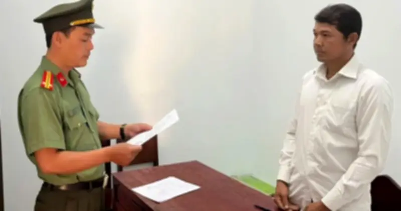 Vĩnh Long: Khởi tố bị can sử dụng trái phép vũ khí quân dụng sau vụ đánh cán bộ