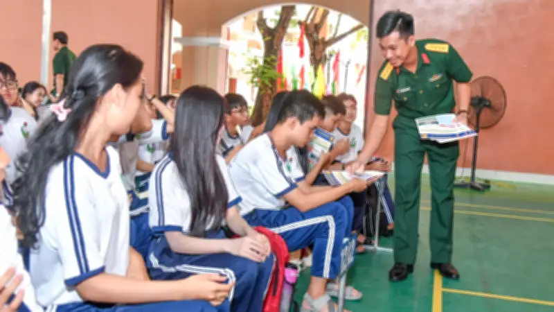 Vĩnh Long đạt tỷ lệ 16,9% thí sinh trúng tuyển quân sự, Thiếu tướng Phùng Thị Phú chỉ đạo nâng cao chất lượng