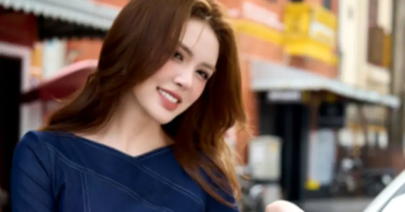 Váy Denim Công Sở: Sự Kết Hợp Hoàn Hảo Giữa Chuyên Nghiệp Và Thời Thượng Mùa Hè 2026