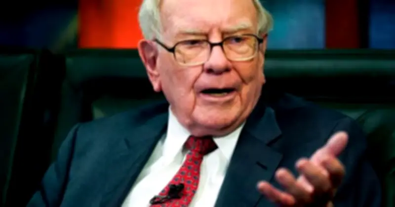 Warren Buffett cảnh báo 2 kiểu 'hào phóng' khiến người trẻ khó bứt phá