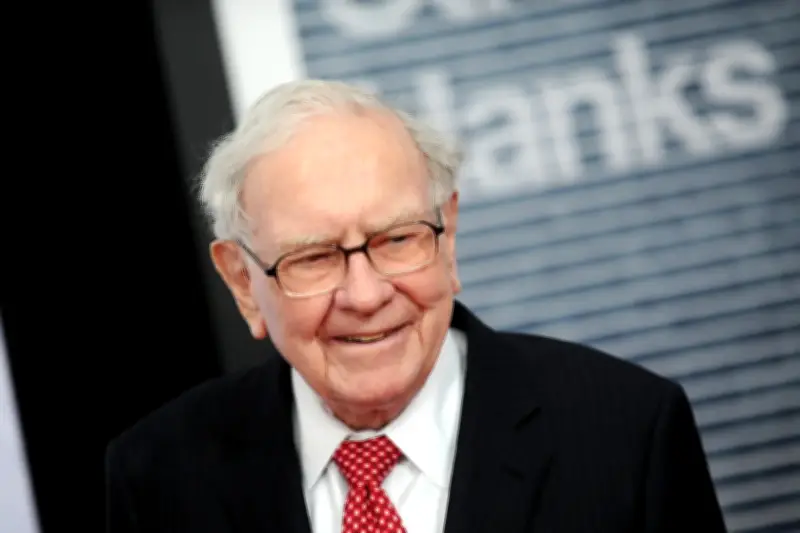 Warren Buffett cảnh báo kiểu đầu tư 'nửa tình nửa mê' khiến nhà đầu tư mất tiền