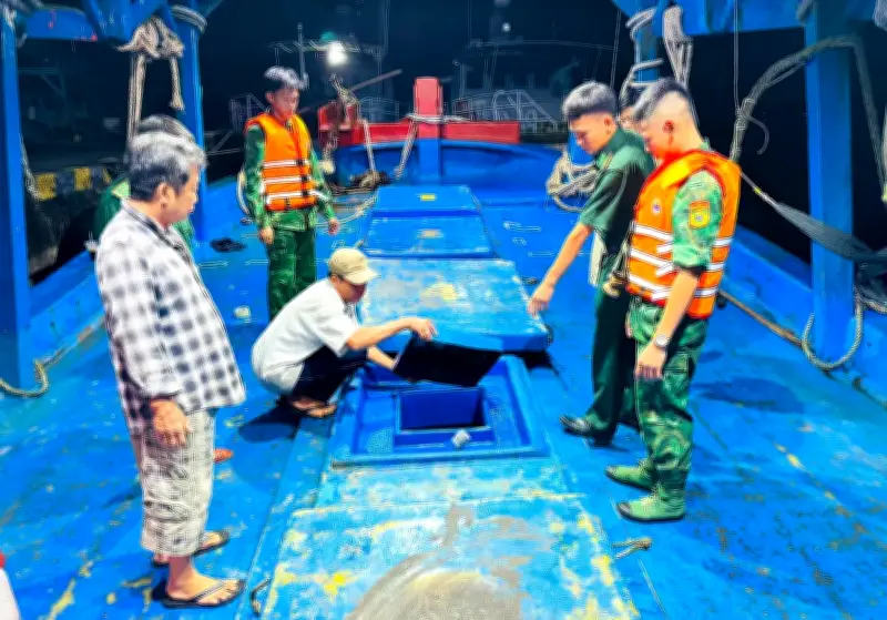 Xử lý nghiêm hành vi buôn lậu, vận chuyển trái phép xăng dầu qua biên giới