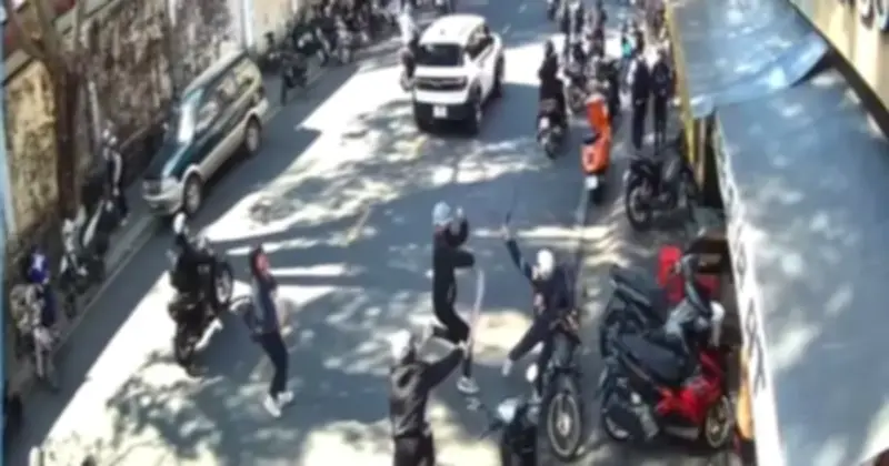 Xô xát học đường ở Đà Lạt: Học sinh dùng mã tấu, gậy kim loại đánh nhau