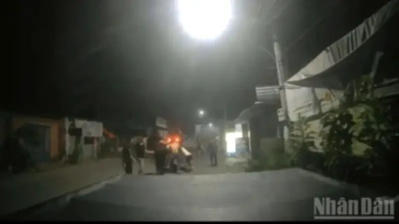 Xô xát khi mua sầu riêng ở Đồng Tháp: Đập phá xe, hành hung vì hiểu lầm