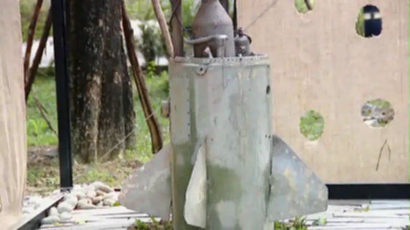 Xác Máy Bay, Vỏ Bom 'Hóa Thân' Thành Tác Phẩm Nghệ Thuật Ấn Tượng Tại Bảo Tàng Hà Nội