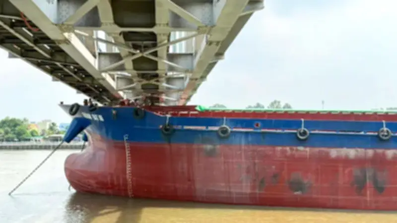 Xác định nguyên nhân ban đầu vụ va chạm khiến cầu đường sắt qua Đồng Nai gián đoạn