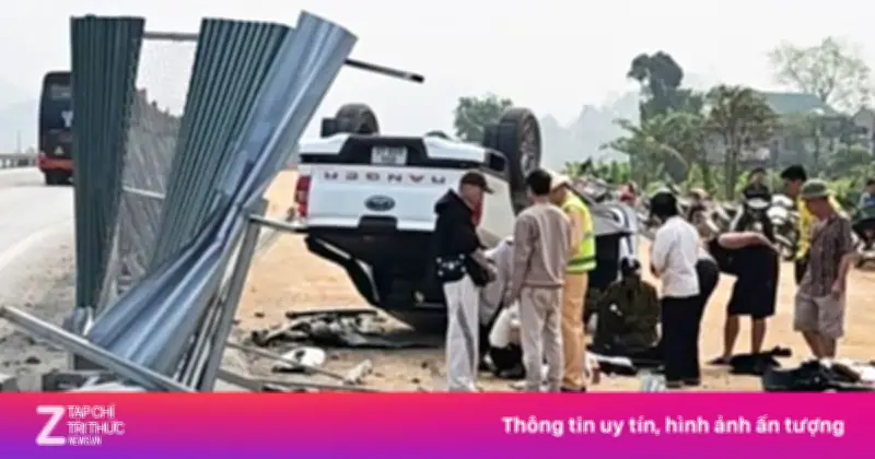 Xe bán tải đâm rào tôn trên cao tốc Nội Bài - Lào Cai, một người tử vong