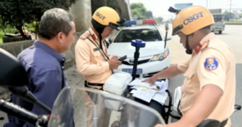 Xe bán tải tại TP.HCM: Không bị cấm vào nội đô, nhưng cần tuân thủ biển báo giao thông