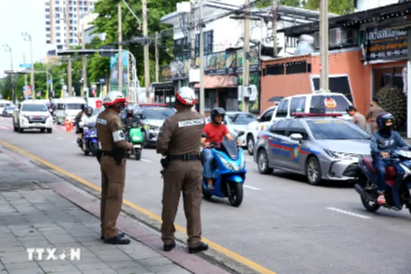 Xe chở nghị sĩ Thái Lan bị tấn công trước nhà riêng, an ninh báo động