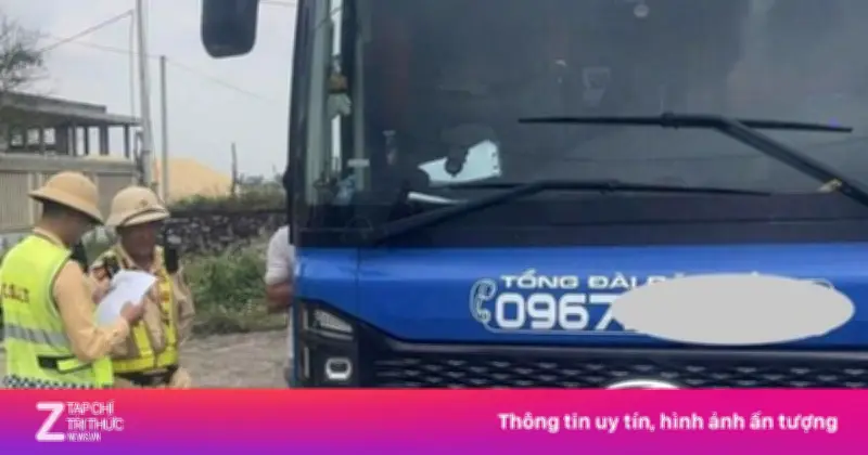 Xe Khách 24 Chỗ 'Nhồi Nhét' Thêm 19 Người, Chủ Và Lái Xe Bị Phạt Tổng Cộng 142,5 Triệu Đồng