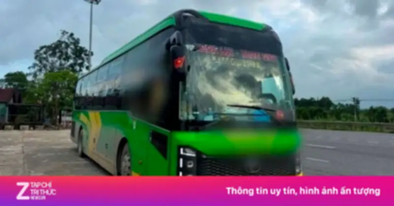 Xe khách 25 chỗ 'nhồi' 53 người tại Quảng Trị bị phạt gần 200 triệu đồng