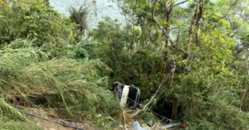 Xe khách mất lái lao khỏi hộ lan ở Tam Đảo, 7 người bị thương