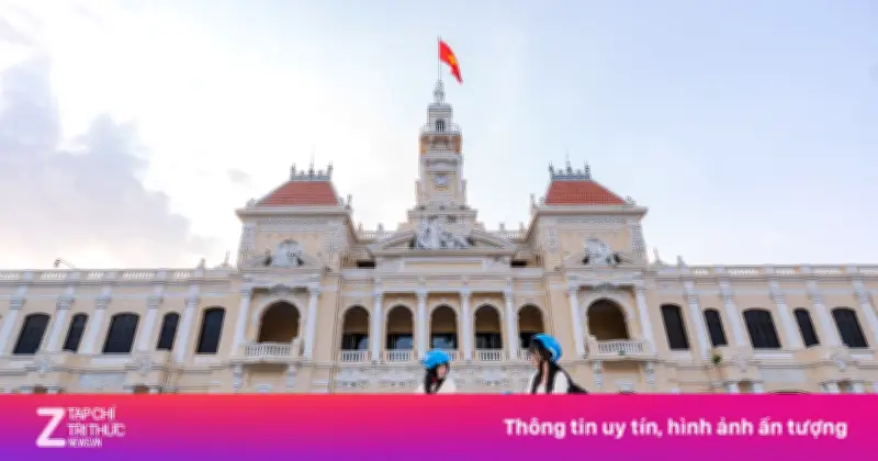 Xe đạp điện công cộng TP.HCM: Tiện lợi nhưng hơi chật với người cao