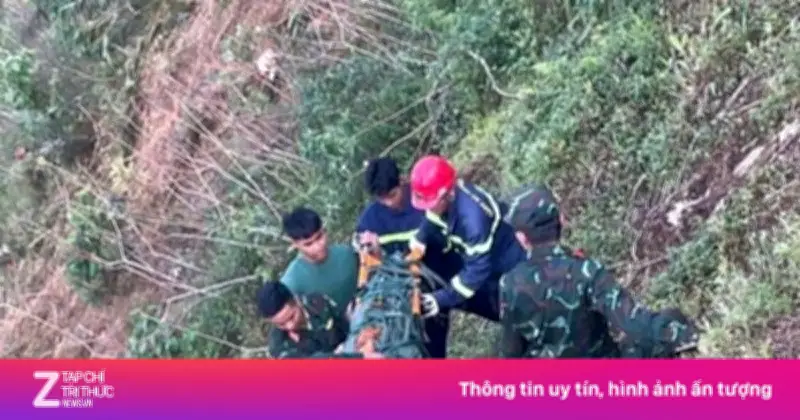 Xe tải mất lái lao xuống vực sâu 200 m tại Quảng Ngãi, một người tử vong