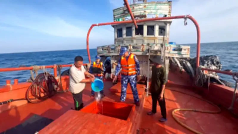 Xăng dầu tăng giá, tàu cá Tây Nam Bộ đối mặt thâm thâu