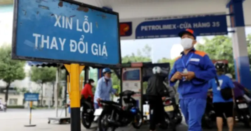 Xăng tăng giá sốc gần 8.000 đồng/lít: Chi phí đi lại tăng mạnh cho xe máy và ô tô