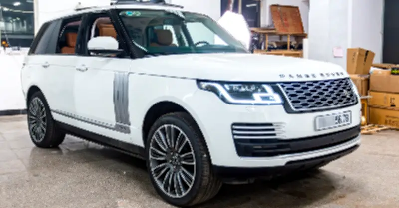 Xu hướng độ xe sang cũ: Range Rover 2015 'lột xác' thành mẫu 2022 với 400 triệu đồng