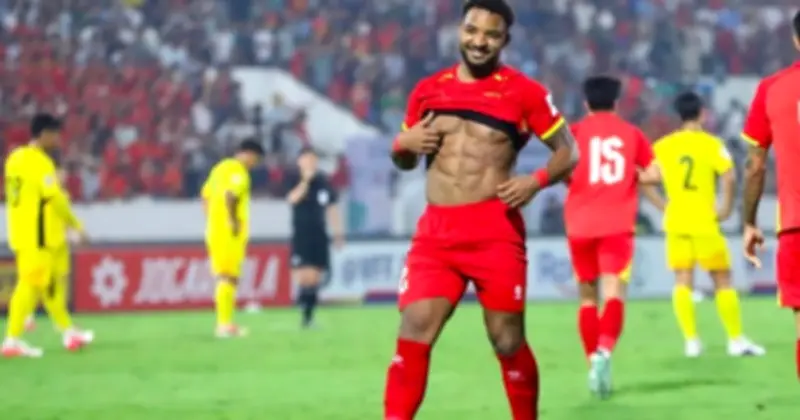 Xuân Son lên tiếng bằng bàn thắng, phản bác nghi ngờ về thể hình