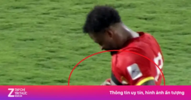 Xuân Son đếm cơ bụng ăn mừng bàn thắng, khẳng định thể trạng trước chỉ trích