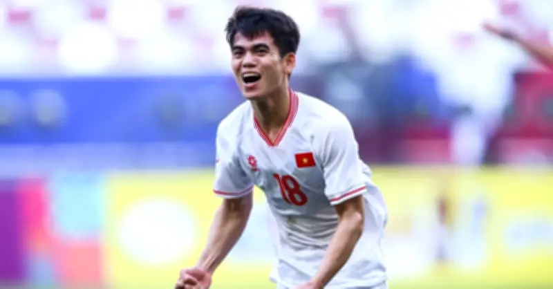 Xuân Son tiếp tục tập riêng với bác sĩ, tuyển Việt Nam thiếu hụt lực lượng