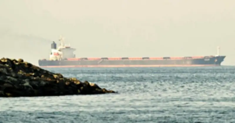 Xung đột Israel - Iran: Hàng loạt hãng tàu chuyển hướng, tăng phí, đe dọa chuỗi cung ứng