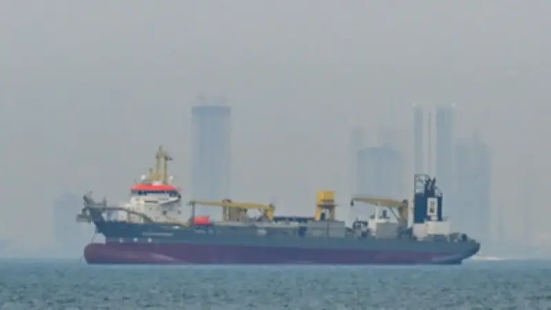 Xung Đột Trung Đông: Hàng Chục Ngàn Thủy Thủ Mắc Kẹt, Gián Đoạn Vận Tải Biển Gây Sốc Giá Dầu